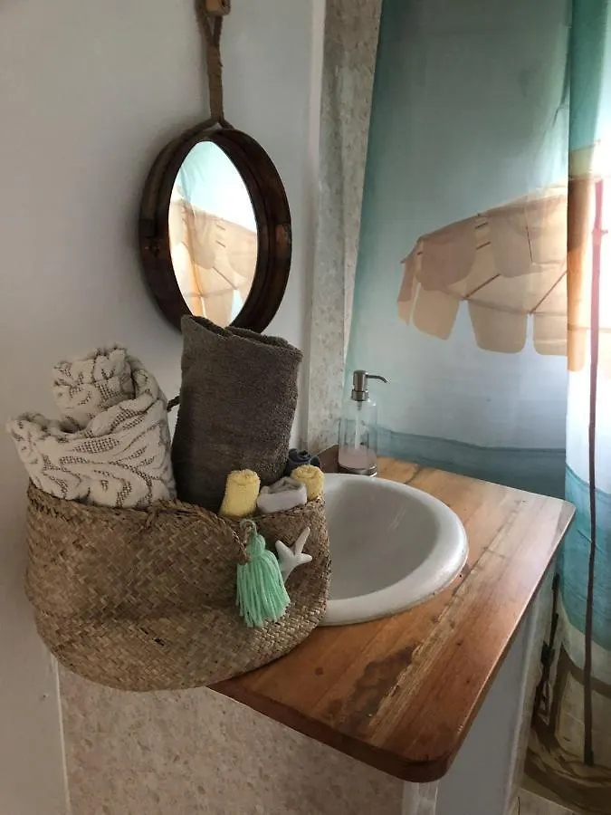Seacret Studios - Cozy Jamaican Retreat Apts Negril Apartment